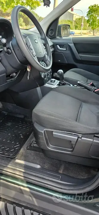 Land Rover Freelander 2012 photo 5