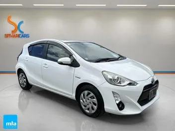 Toyota Aqua 2015 photo 2