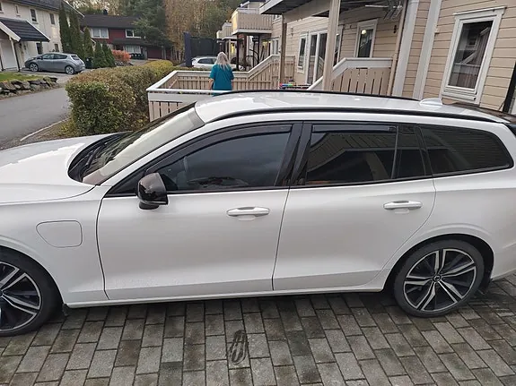 Volvo V60 2021 photo 3