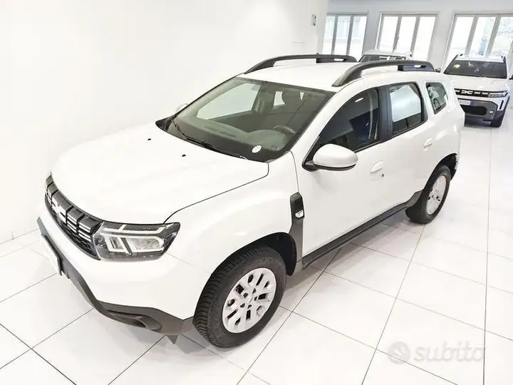 Dacia Duster 2023 photo 2