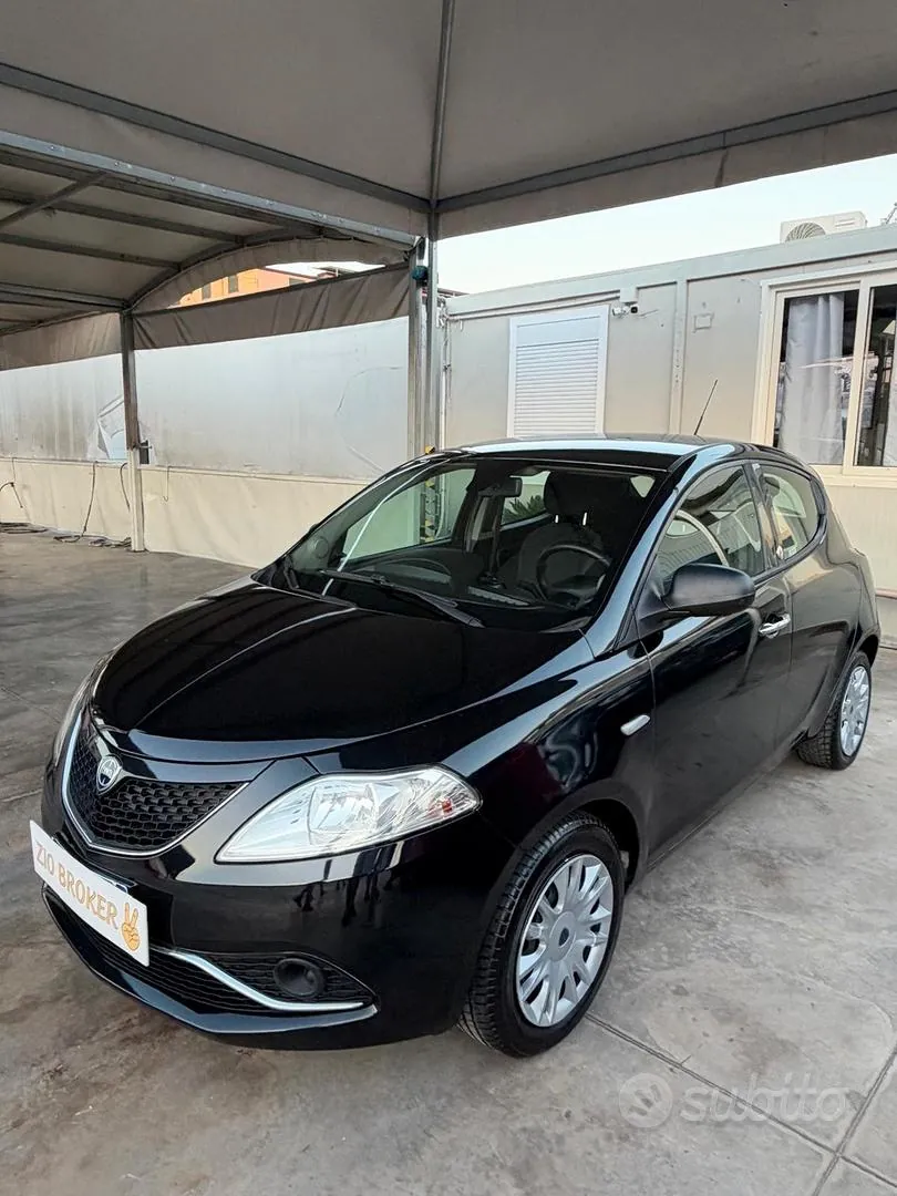 Lancia Ypsilon 2018 photo 2