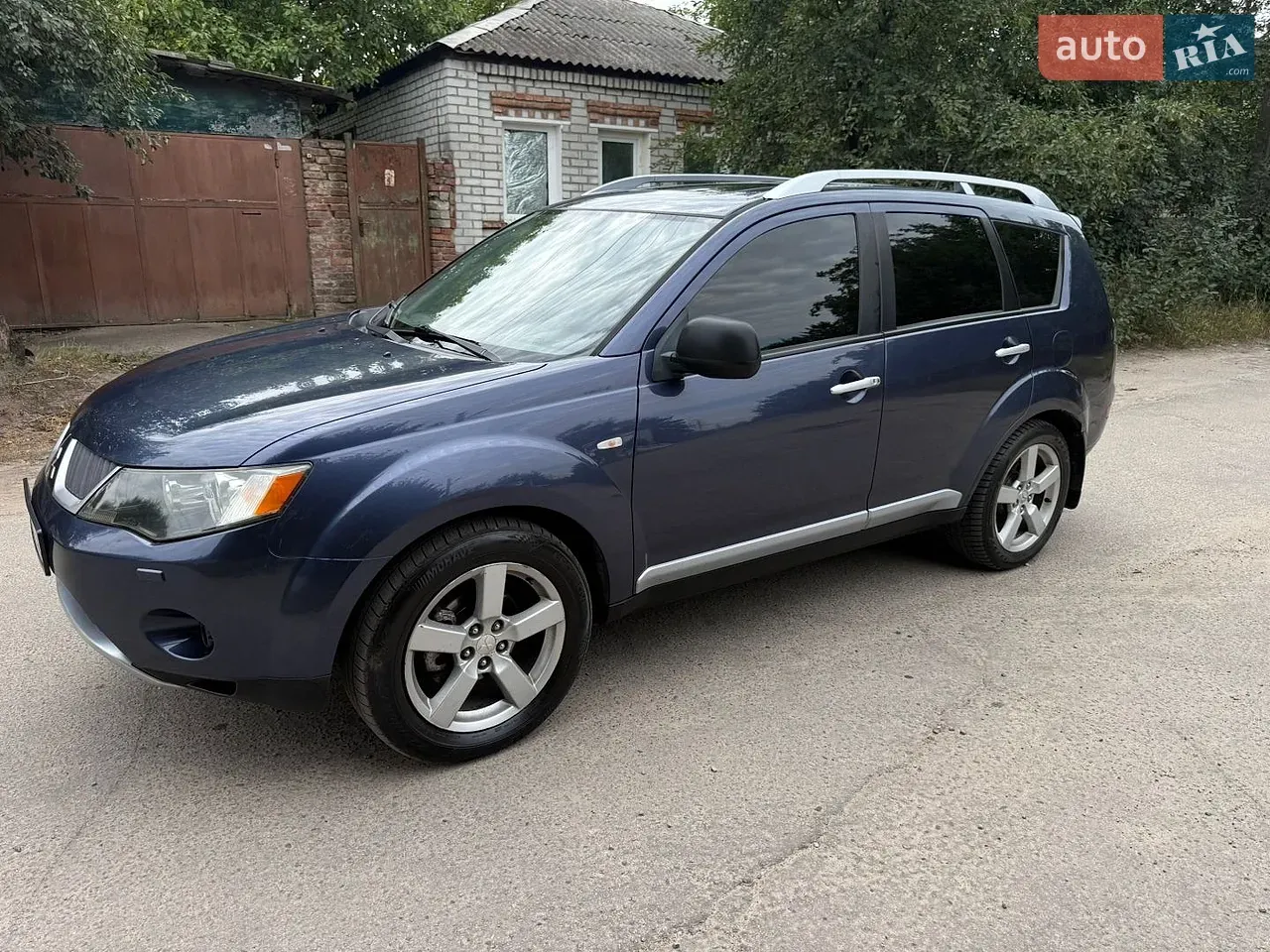 Mitsubishi Outlander Xl 2008 photo 2
