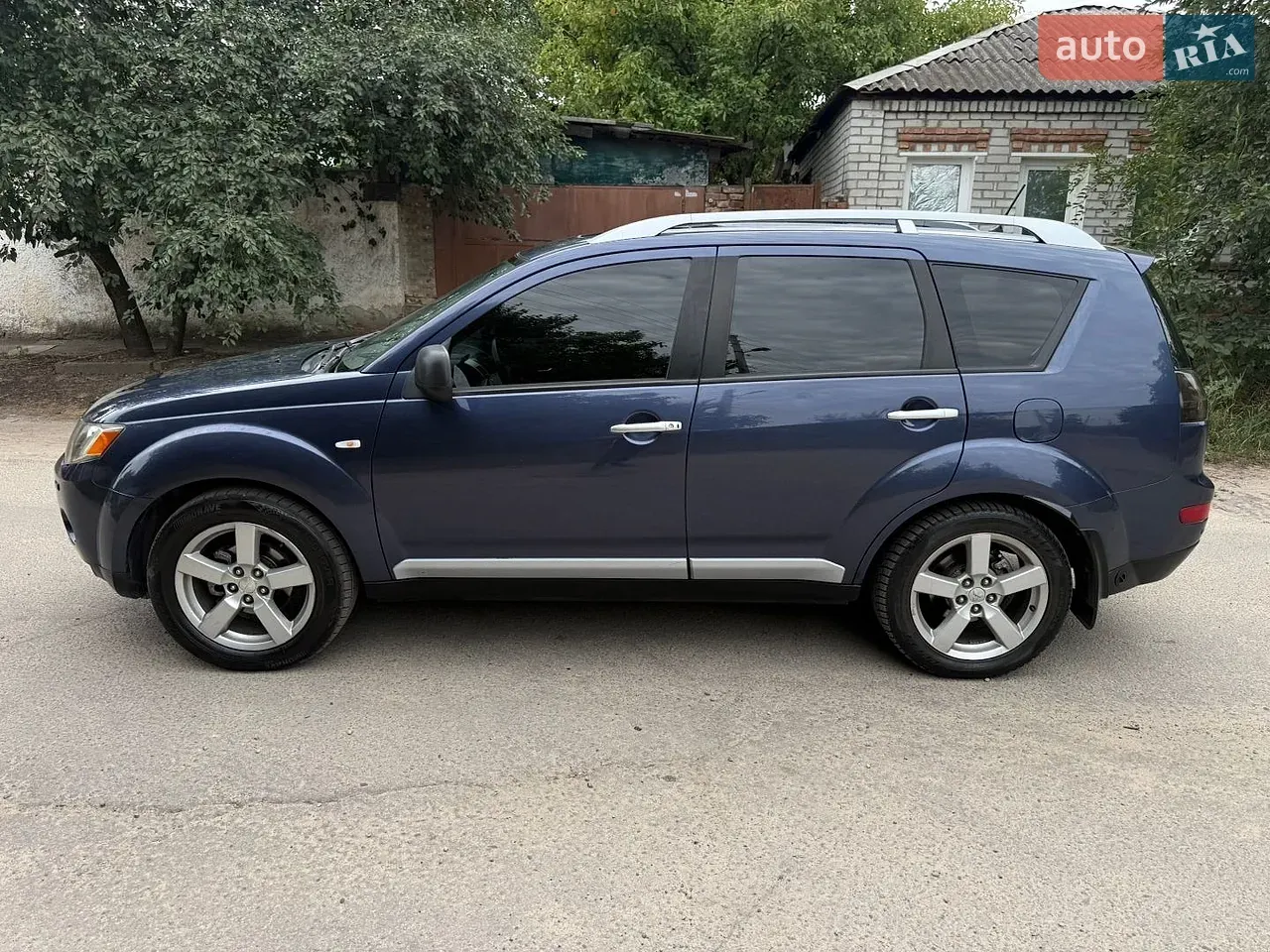 Mitsubishi Outlander Xl 2008 photo 3
