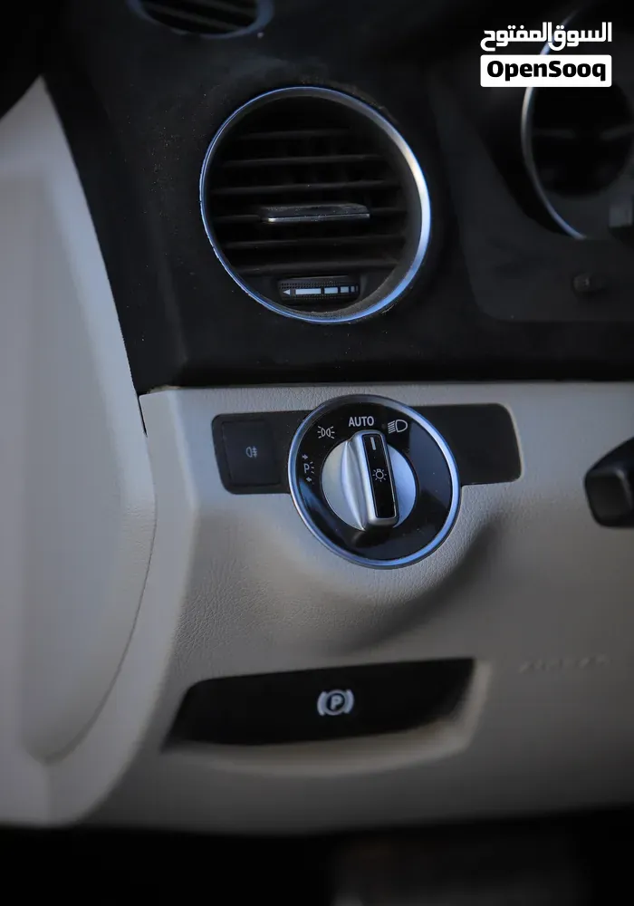 Mercedes-Benz C-Class 2012 photo 2
