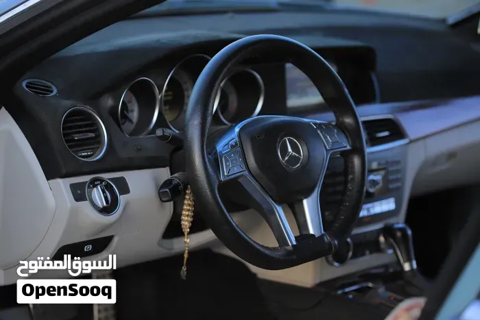 Mercedes-Benz C-Class 2012 photo 3