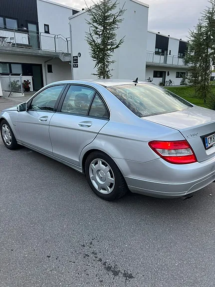 Mercedes-Benz C180 2010 photo 4
