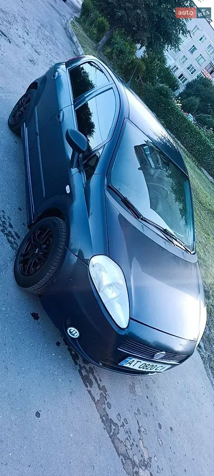 Fiat Grande Punto 2011 photo 3
