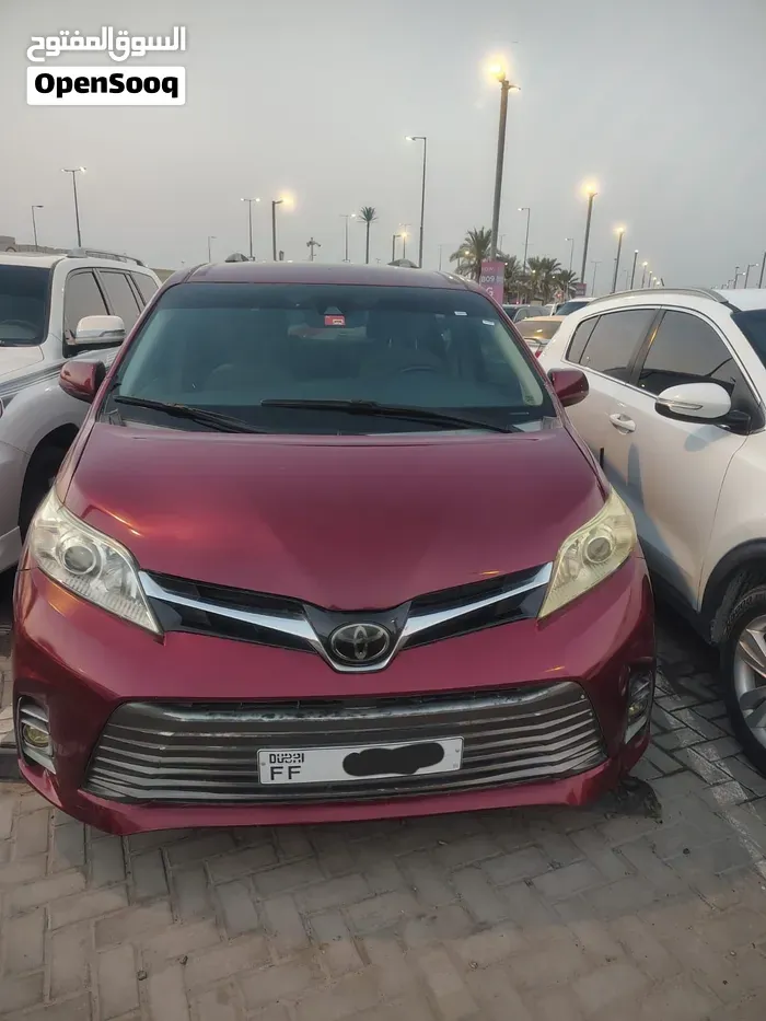 Toyota Sienna 2018 photo 2
