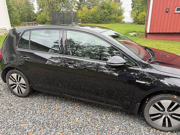 Volkswagen E-Golf 2018 photo 2