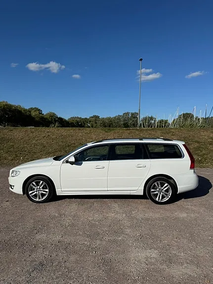 Volvo V70 2015 photo 2