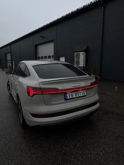 Audi E-Tron 2021 photo 2