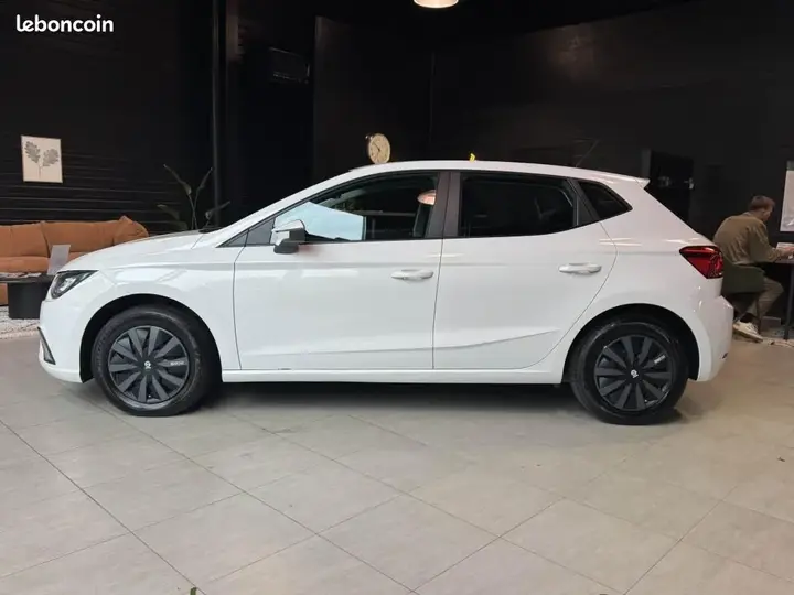 Seat Ibiza 2022 photo 2
