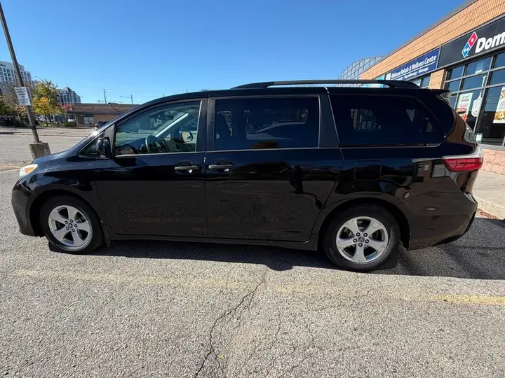 Toyota Sienna 2019 photo 5