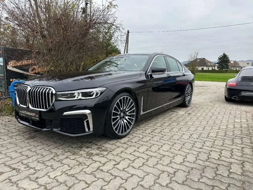 BMW 7 Series 2019 photo 2