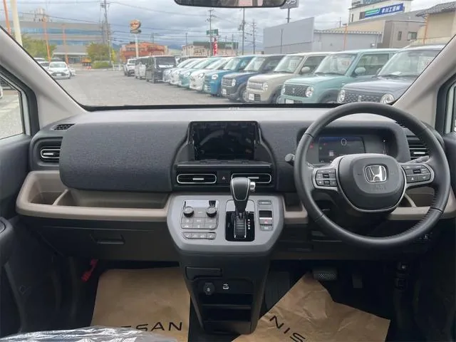 Honda Freed E:Hev 2026 photo 2