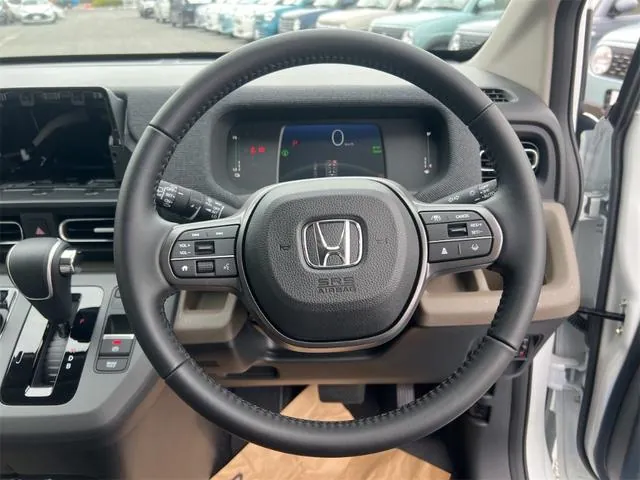 Honda Freed E:Hev 2026 photo 3