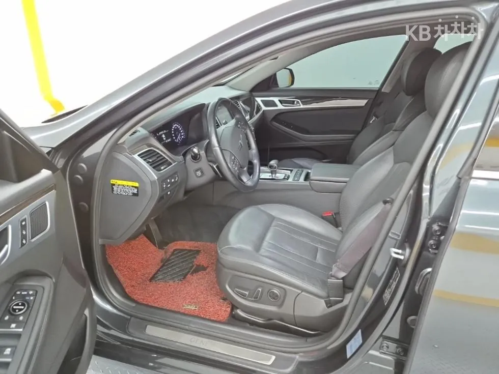 Genesis G80 2018 photo 5