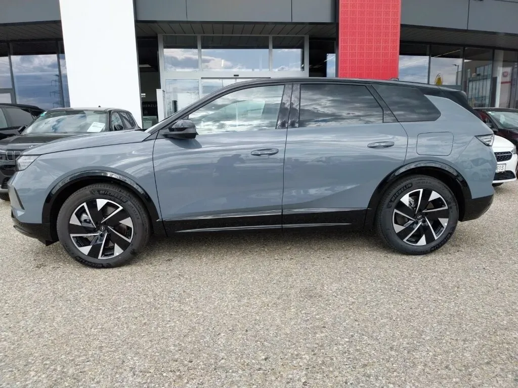 Opel Grandland photo 2
