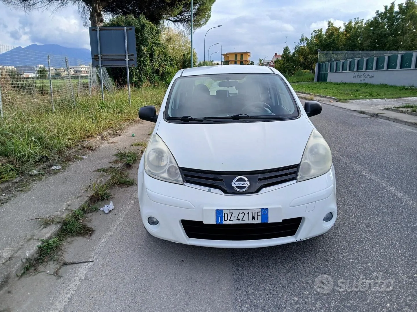 Nissan Note 2009 photo 4