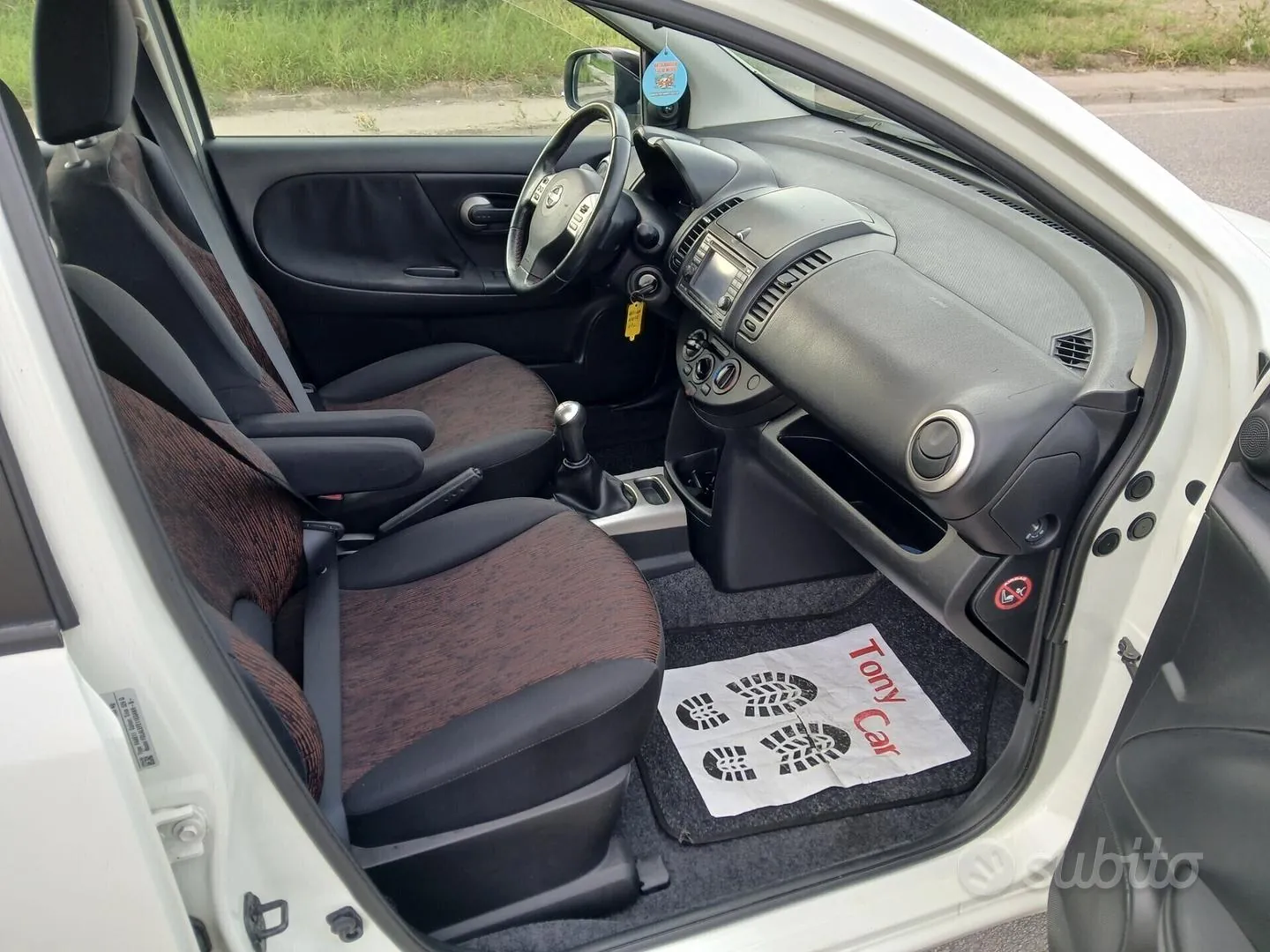 Nissan Note 2009 photo 3