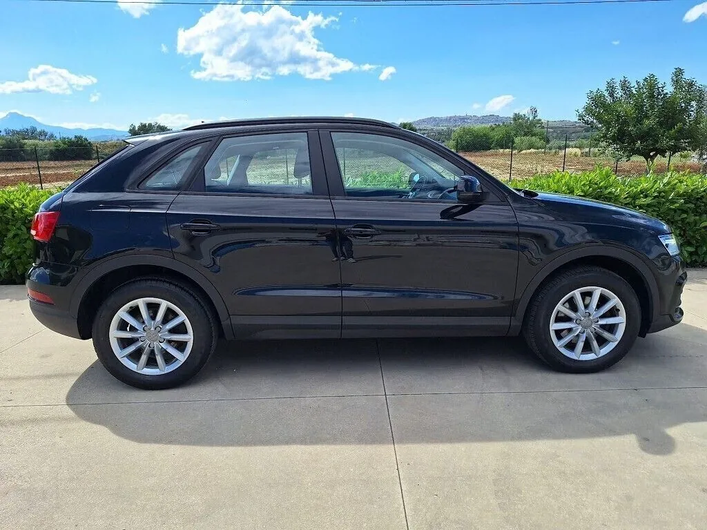 Audi Q3 2015 photo 2