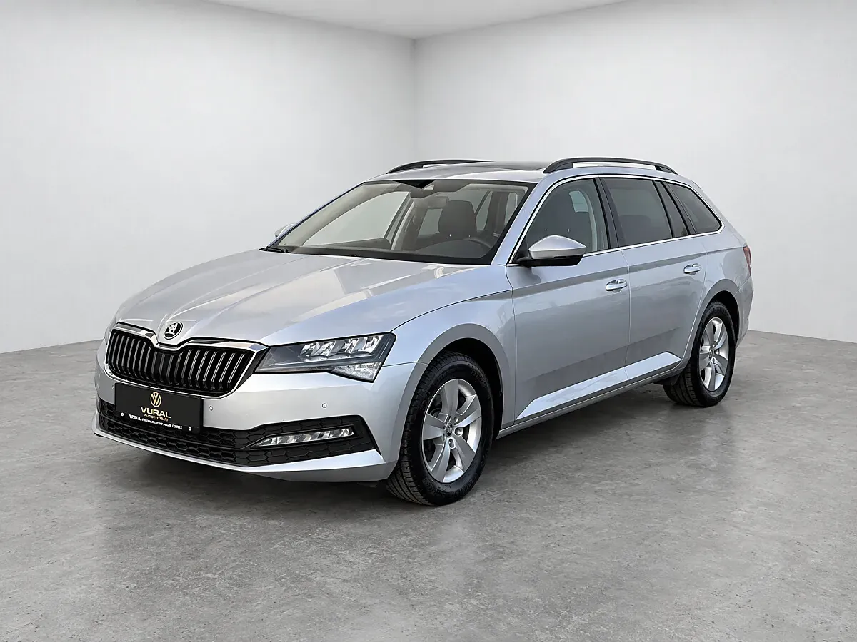 Skoda Superb 2022 photo 2