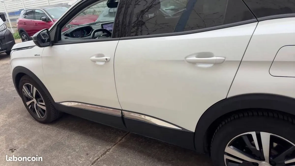 Peugeot 3008 2020 photo 3