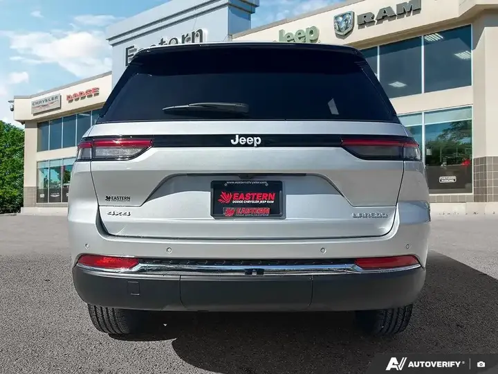 Jeep Grand Cherokee 2025 photo 4