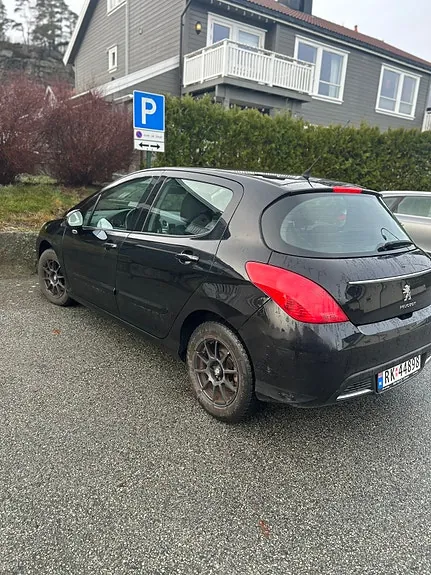 Peugeot 308 2012 photo 2