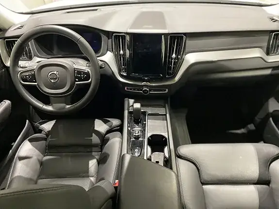 Volvo Xc60 2023 photo 2