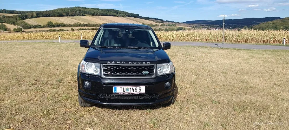 Land Rover Freelander 2011 photo 3