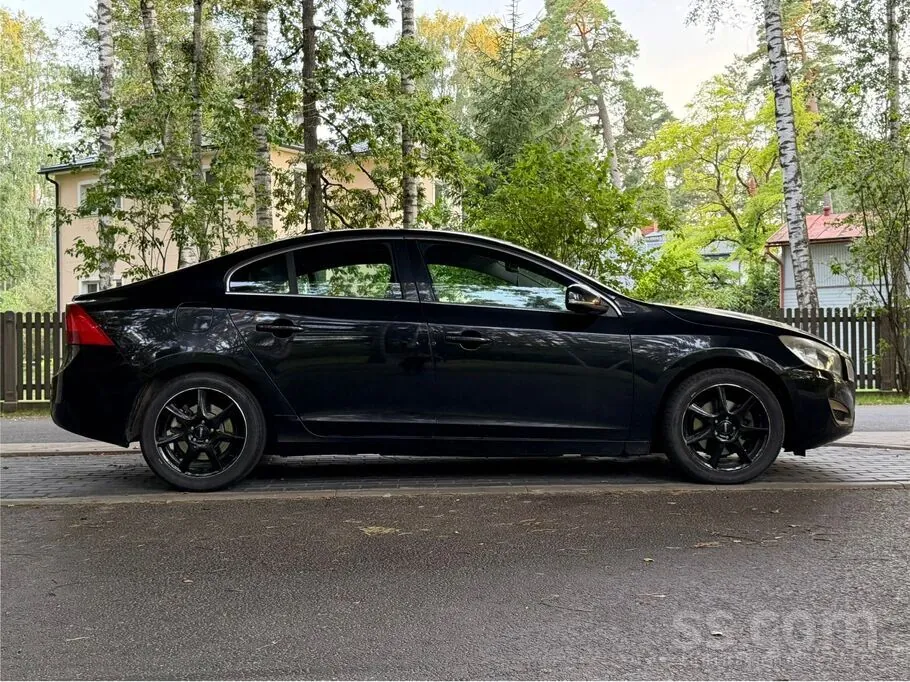 Volvo S60 2011 photo 2