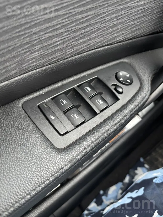 BMW 1 Series 2010 photo 5