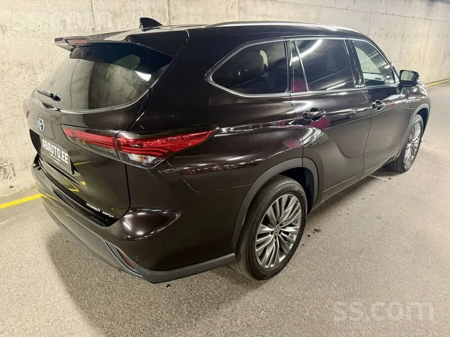 Toyota Highlander 2022 photo 2