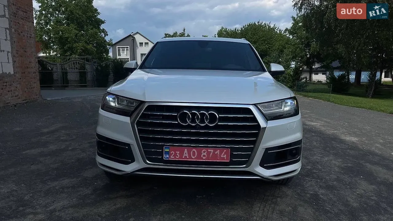 Audi Q7 2017 photo 2
