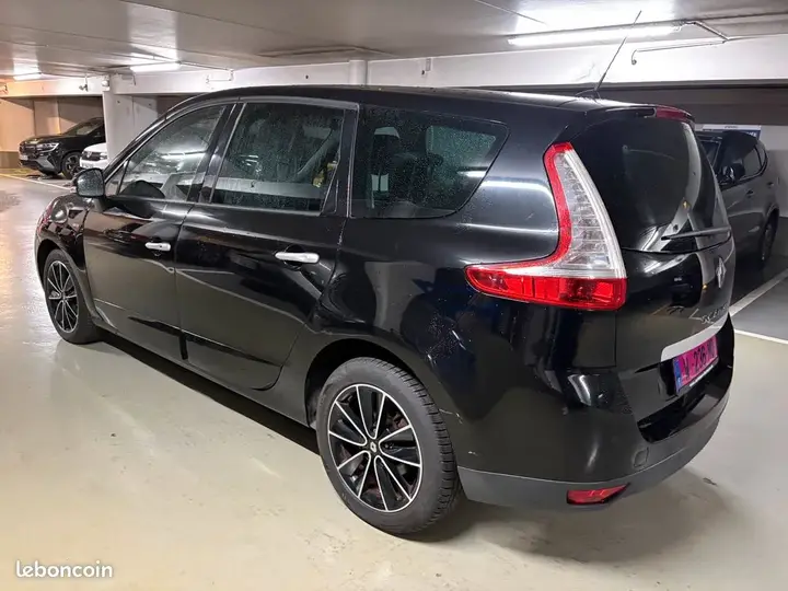 Renault Grand Scenic 2011 photo 4