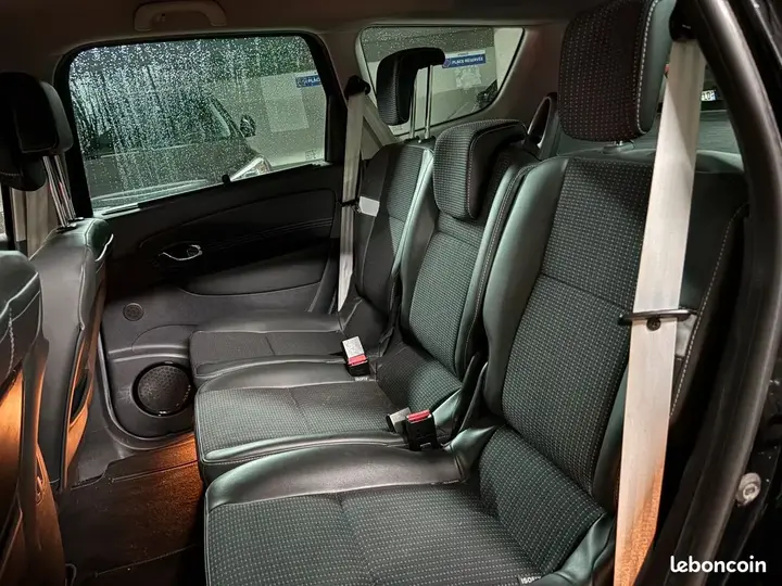 Renault Grand Scenic 2011 photo 3