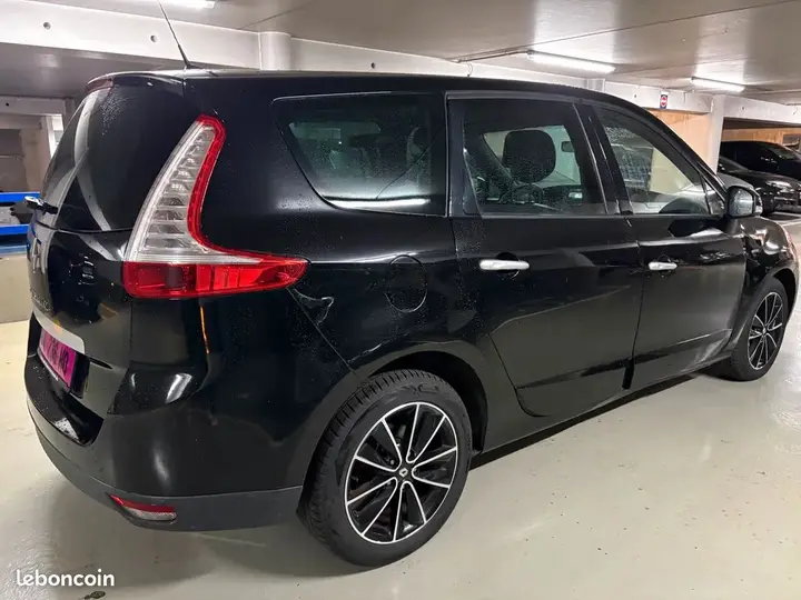 Renault Grand Scenic 2011 photo 5