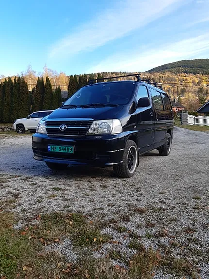 Toyota Hiace 2012 photo 4