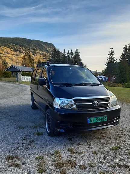 Toyota Hiace 2012 photo 3