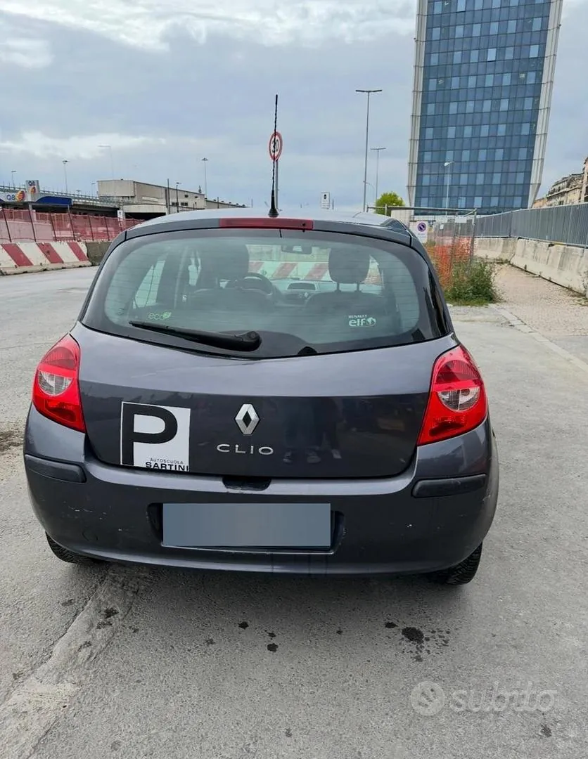 Renault Clio 2008 photo 3
