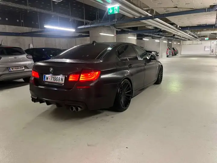 BMW 5 Series 2011 photo 3