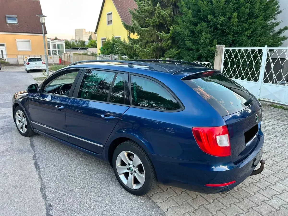 Skoda Superb 2013 photo 3
