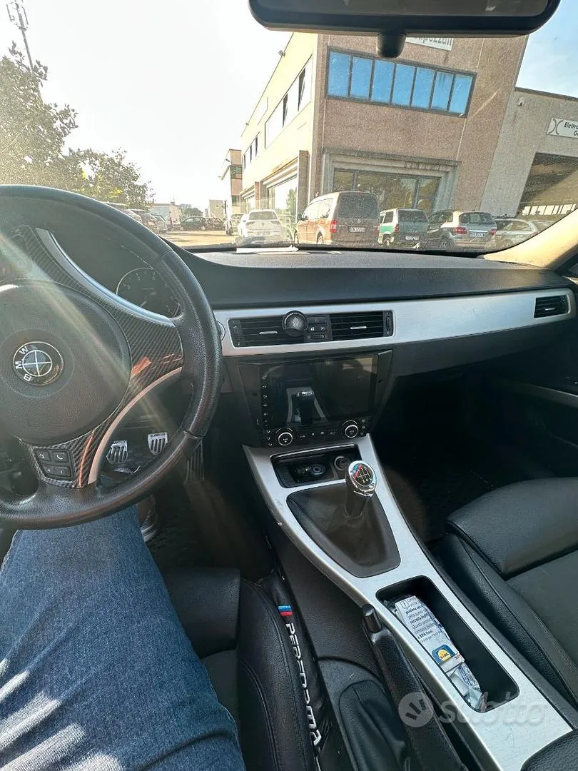 BMW 320I