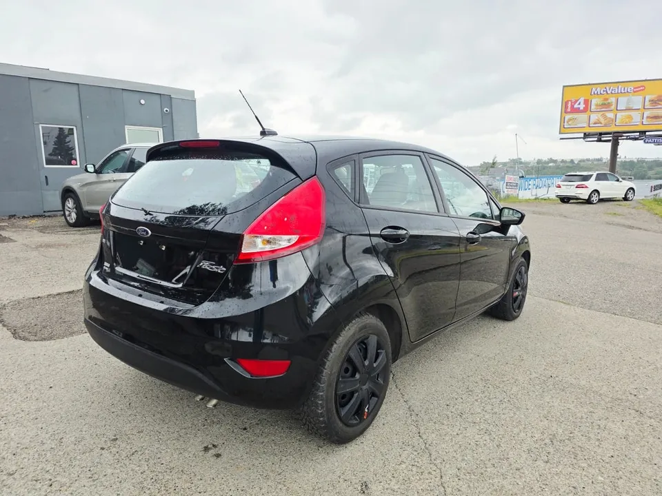 Ford Fiesta 2011 photo 4