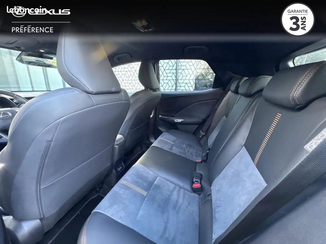 Lexus Lbx 2025 photo 4