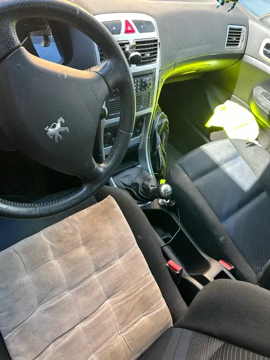 Peugeot 307 2005 photo 2