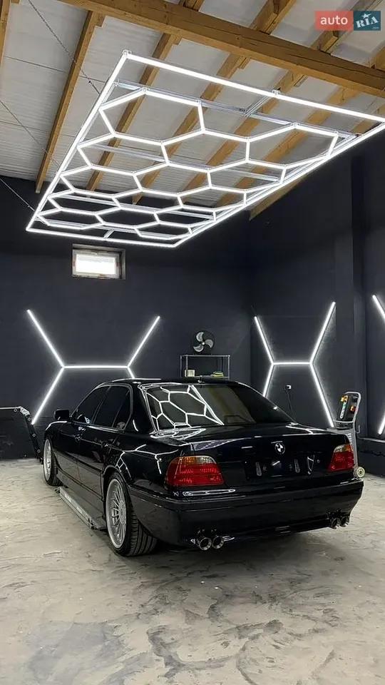 BMW 7 Series 2000 photo 4