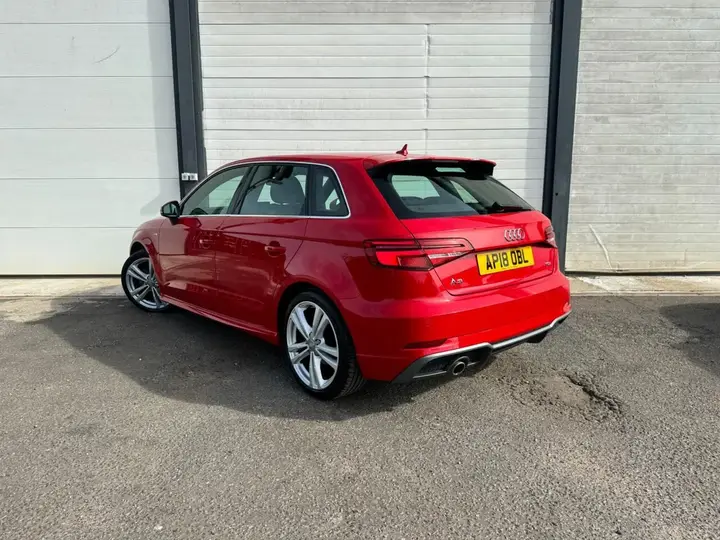 Audi A3 2018 photo 2