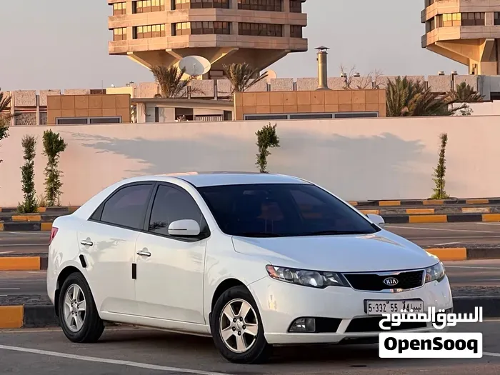 Kia Forte 2011 photo 2